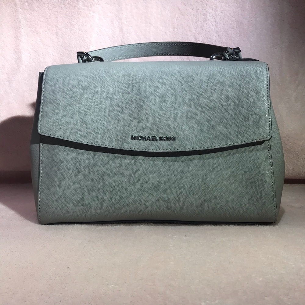 Michael Kors Medium sized handbag